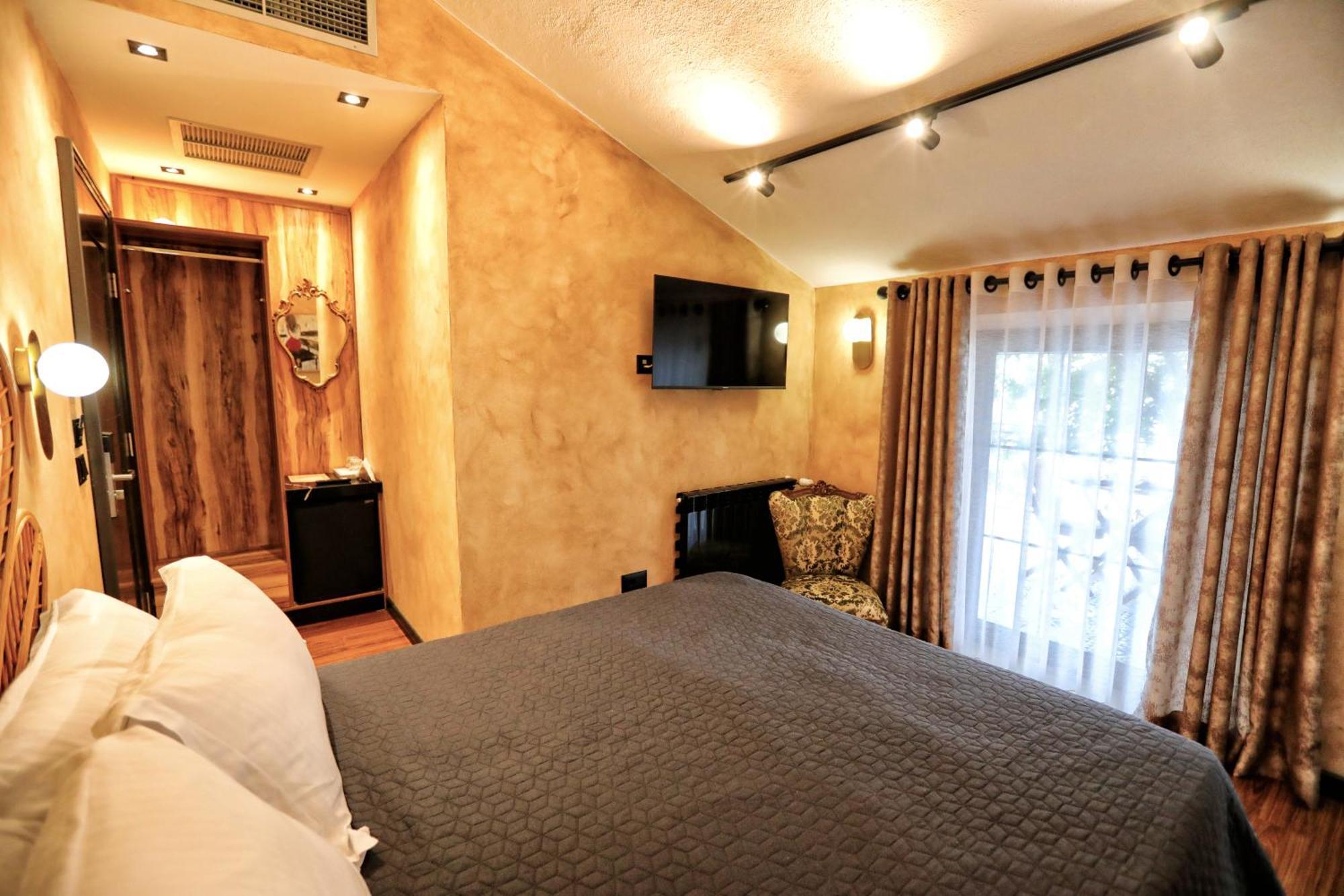 Hotel Labiatan Zogaj  Экстерьер фото